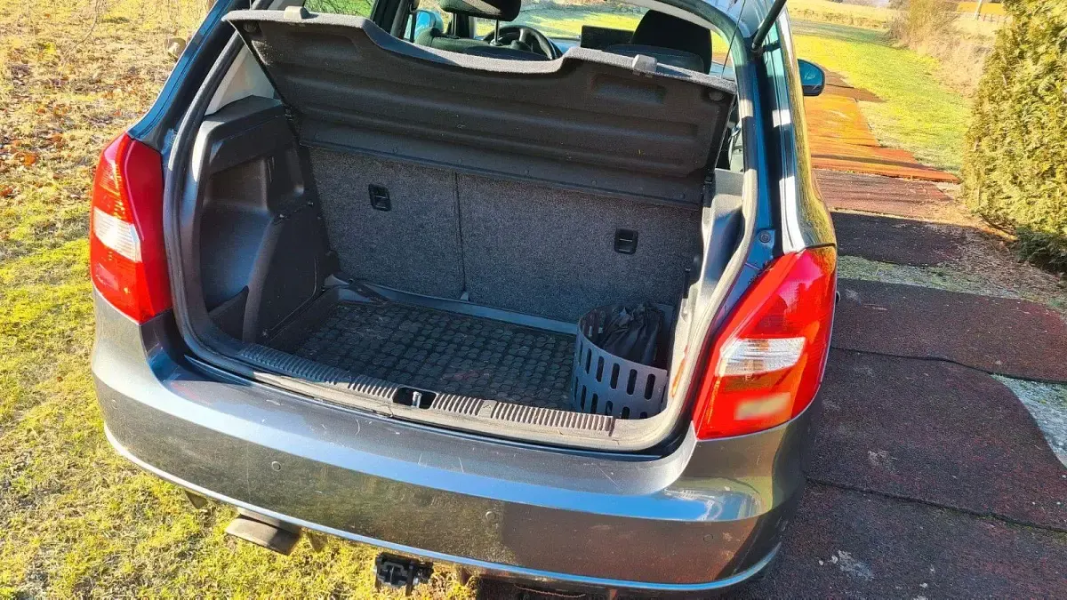 Gebraucht Skoda Fabia SportLine 86 PS (63 kW) 2011 Grau Limousine