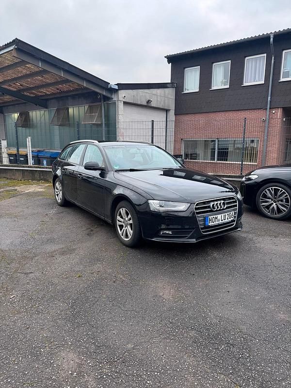 Gebraucht Audi A4 Attraction 150 PS (110 kW) 2014 Schwarz Kombi