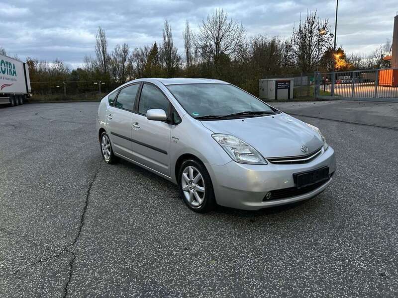 Silver metallic Gebraucht 2007 Toyota Prius Executive Kleinwagen | 4.999 € (Fairer Preis) - Bild 1/4