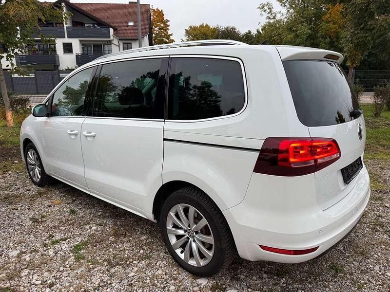 Weiß Gebraucht 2019 VW Sharan Highline Van / Kleinbus | 14.900 € (Superpreis) - Bild 1/4