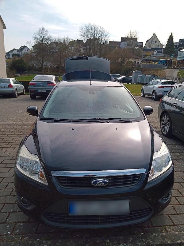 Gebraucht Ford Focus 105 PS (77 kW) 2010 Schwarz Coupé