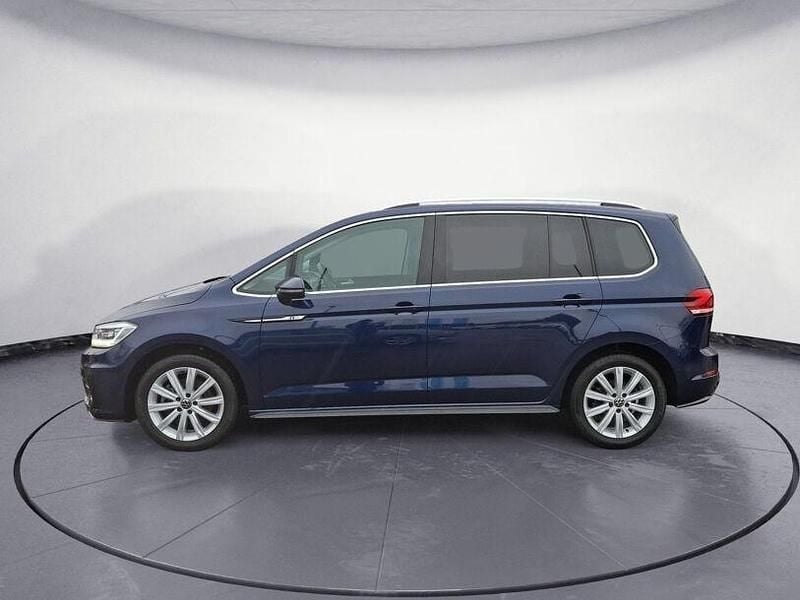 Gebraucht VW Touran Highline 150 PS (110 kW) 2025 Atlantik blue metallic Van / Kleinbus