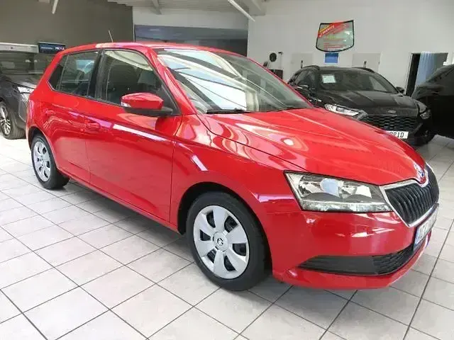 Gebraucht Skoda Fabia Ambition 60 PS (44 kW) 2021 Rot Kleinwagen