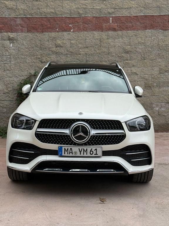Weiß Gebraucht 2020 Mercedes GLE350 AMG SUV | 57.300 € (Etwas zu teuer) - Bild 1/4