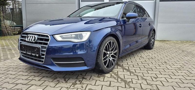 Gebraucht Audi A3 Ambiente 122 PS (89 kW) 2014 Blau Limousine