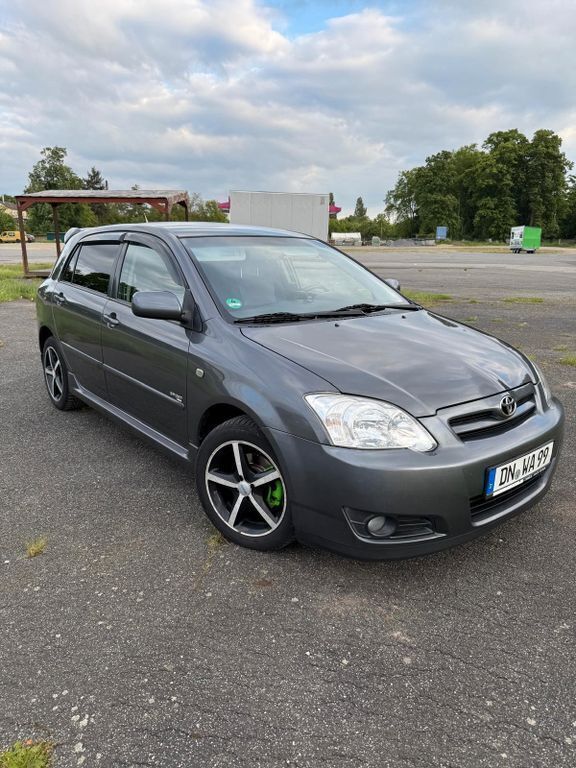 Grau Gebraucht 2006 Toyota Corolla Kombi | 4.999 € - Bild 1/4