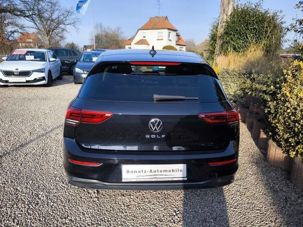 Gebraucht VW Golf VII Life 150 PS (110 kW) 2021 Schwarz Kleinwagen