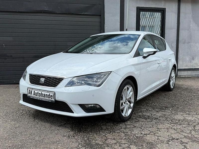 Second-hand Seat Leon Style 110 CP (80 kW) 2015 Alb Berlinǎ