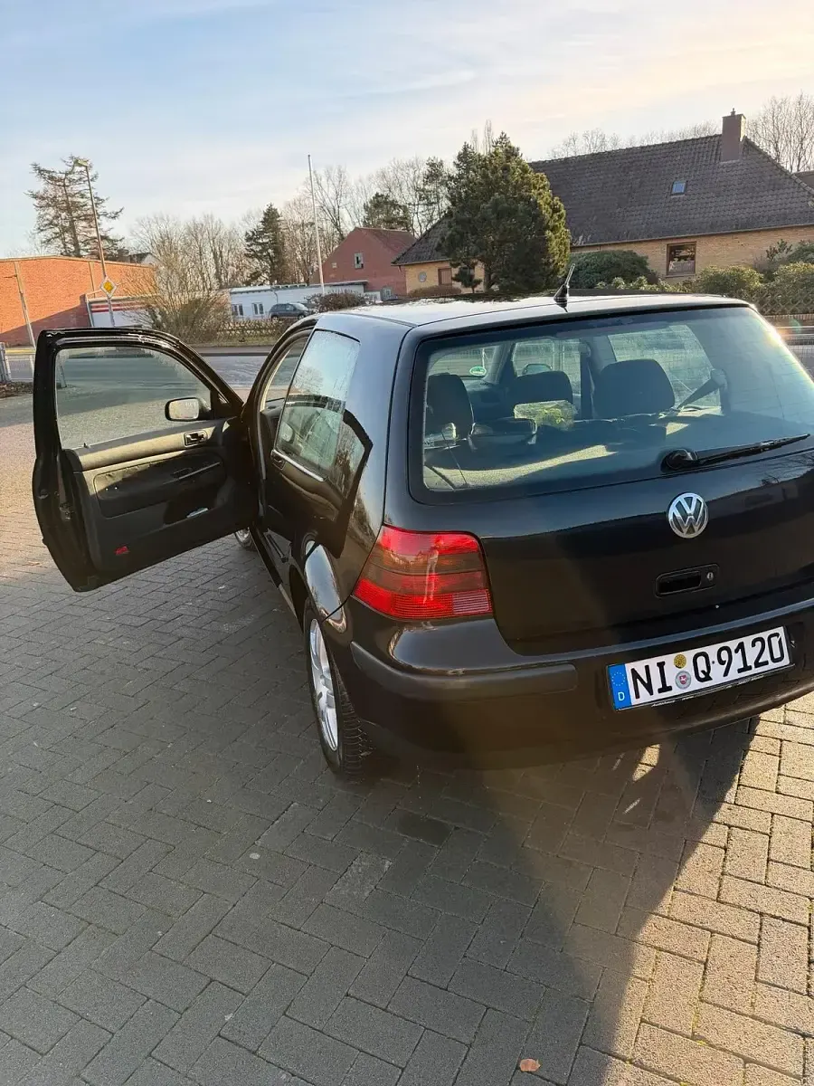 Gebraucht VW Golf 75 PS (55 kW) 2002 Schwarz Coupé