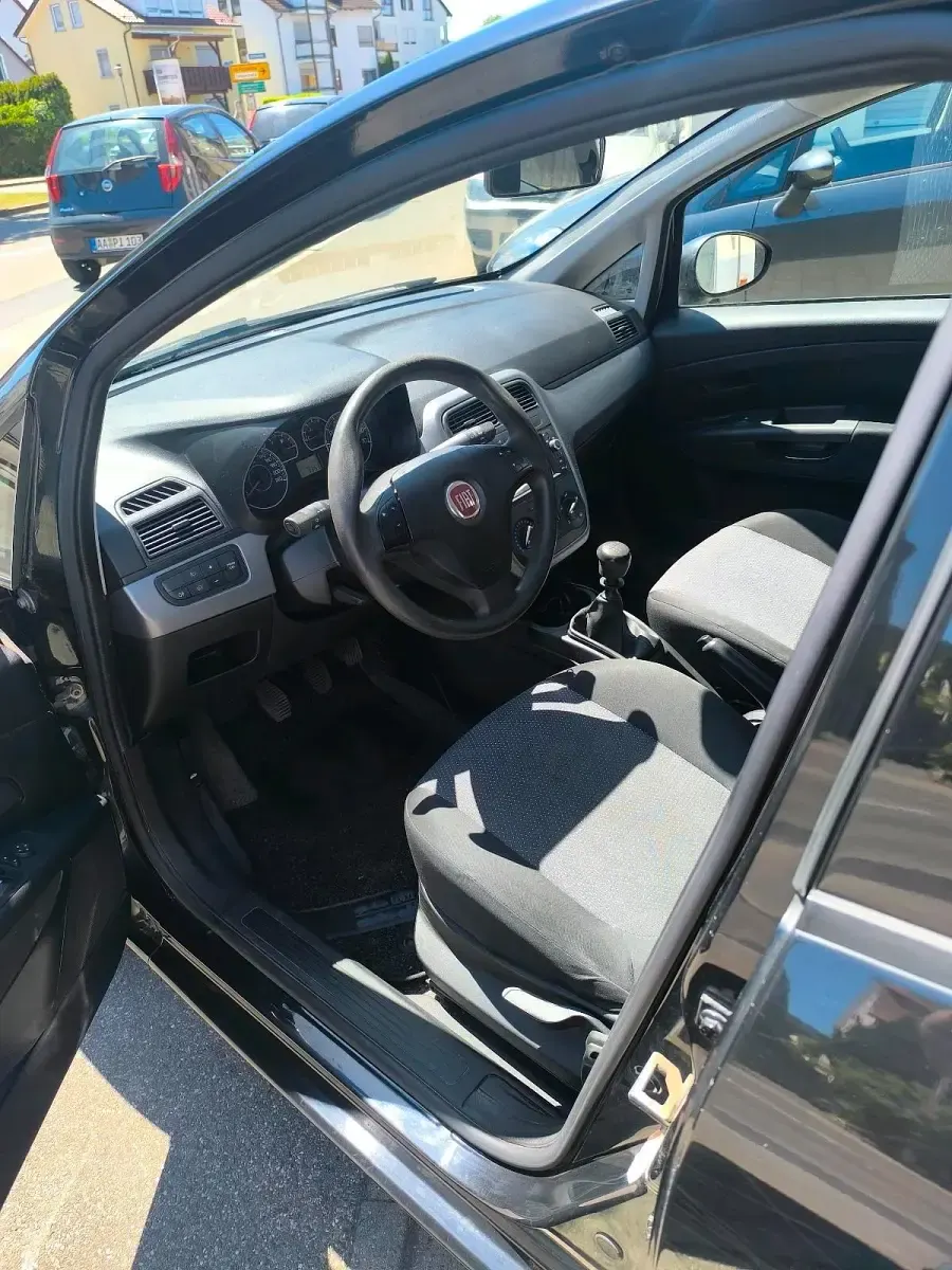 Gebraucht Fiat Punto 69 PS (50 kW) 2013 Schwarz Kleinwagen