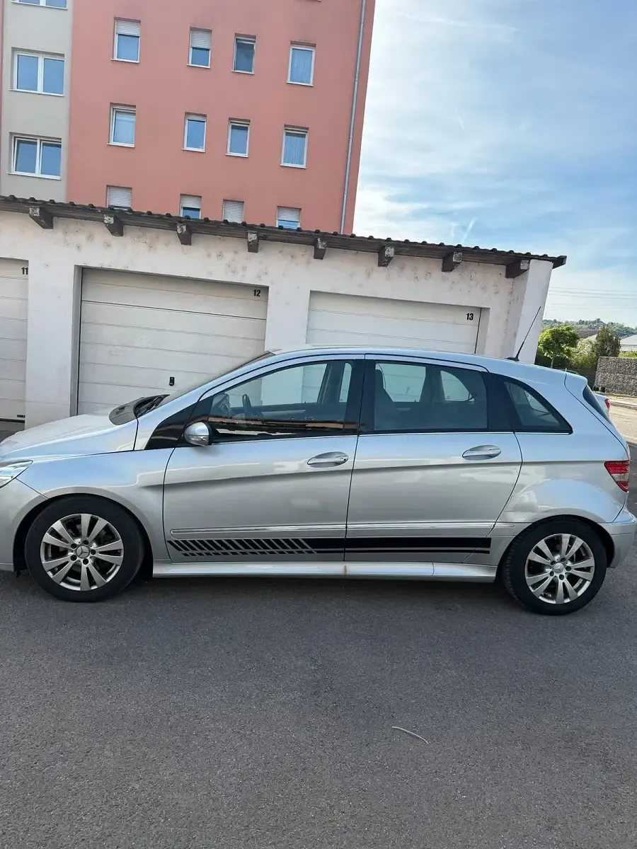 Gebraucht Mercedes B180 108 PS (79 kW) 2007 Silber Van / Kleinbus