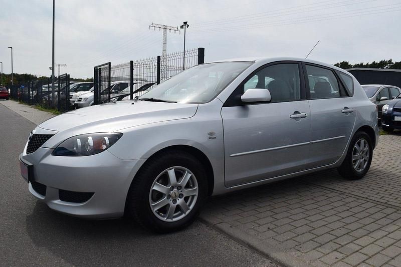Silber Gebraucht 2004 Mazda 3 Limousine | 4.999 € - Bild 1/4