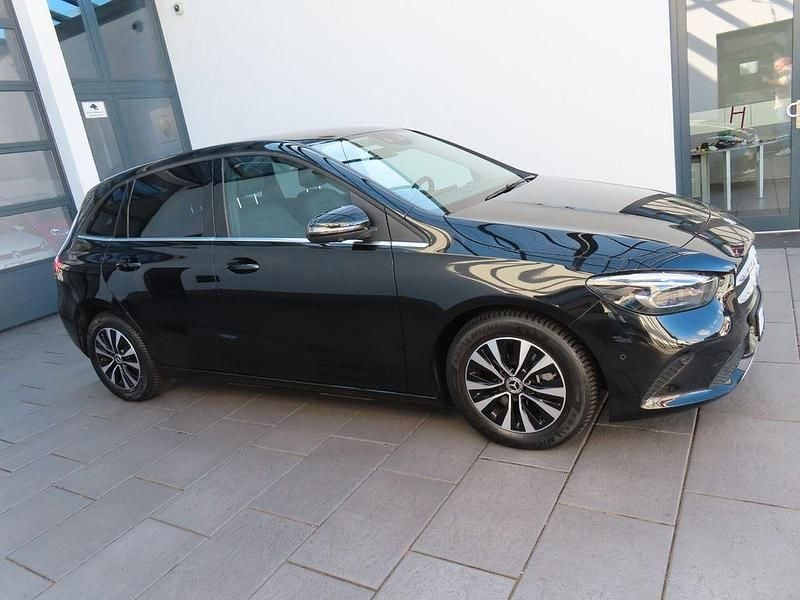 Gebraucht Mercedes B200 150 PS (110 kW) 2022 Schwarz Van / Kleinbus