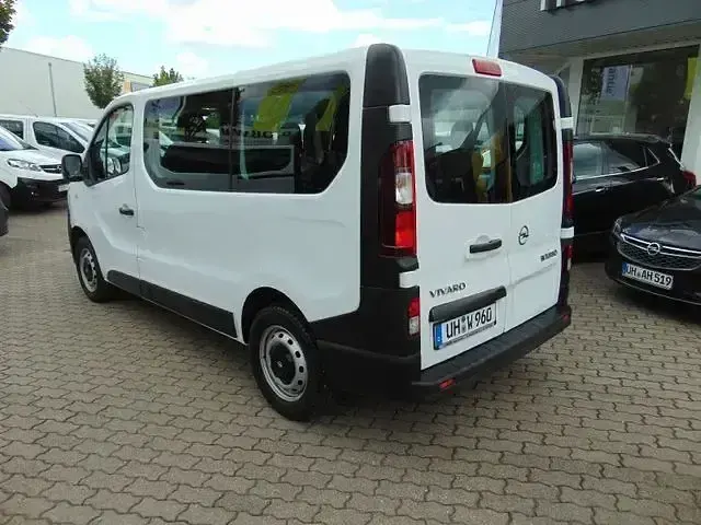 Gebraucht Opel Vivaro 125 PS (91 kW) 2017 Weiß Van / Kleinbus