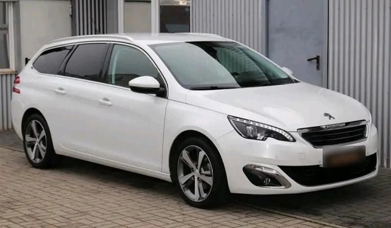 Gebraucht Peugeot 308 SW Allure 130 PS (95 kW) 2015 Weiß Kombi