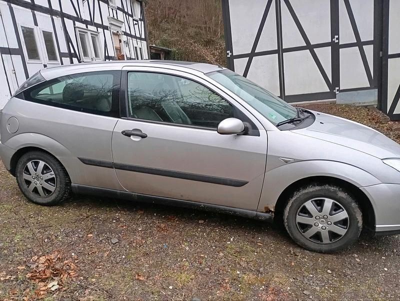 Gebraucht Ford Focus 2001 Silber Kleinwagen
