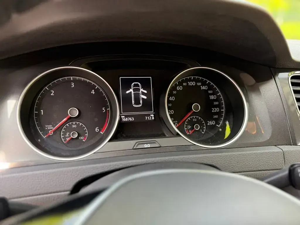Second-hand VW Golf VII Trendline 116 CP (85 kW) 2017 Alb Break
