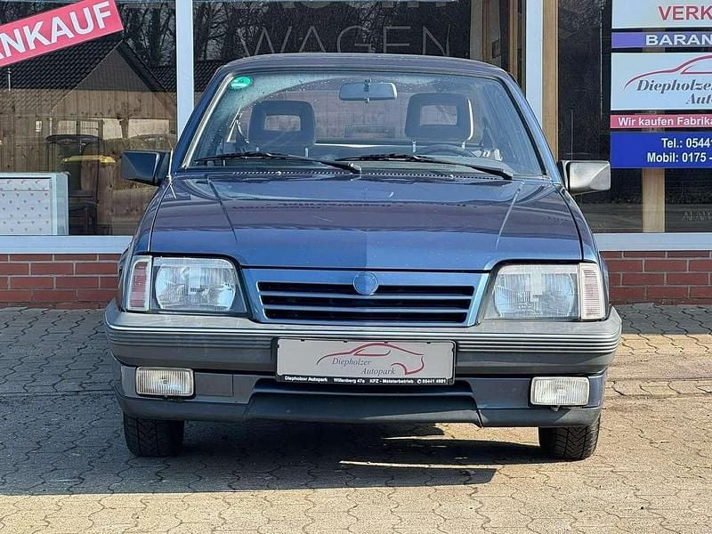 Gebraucht Opel Ascona 75 PS (55 kW) 1988 Blaumetallic Limousine