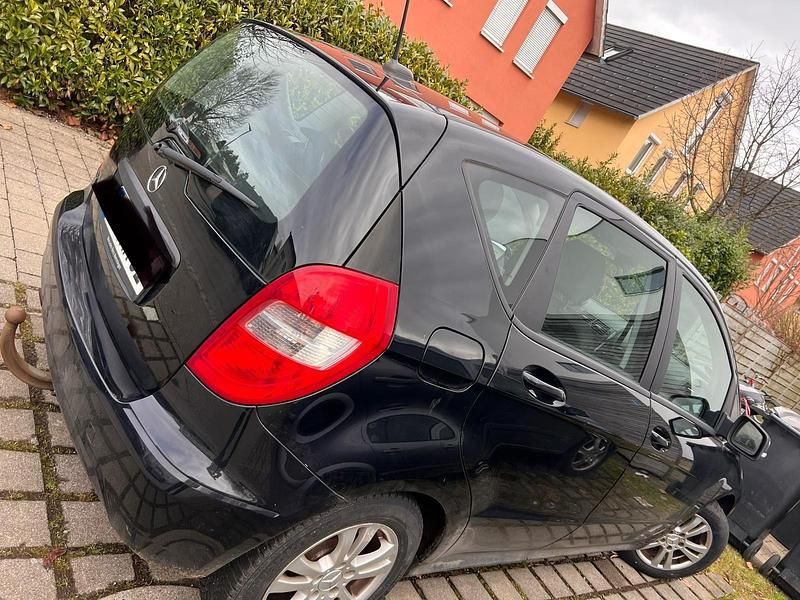 Gebraucht Mercedes A180 109 PS (80 kW) 2011 Schwarz Kombi