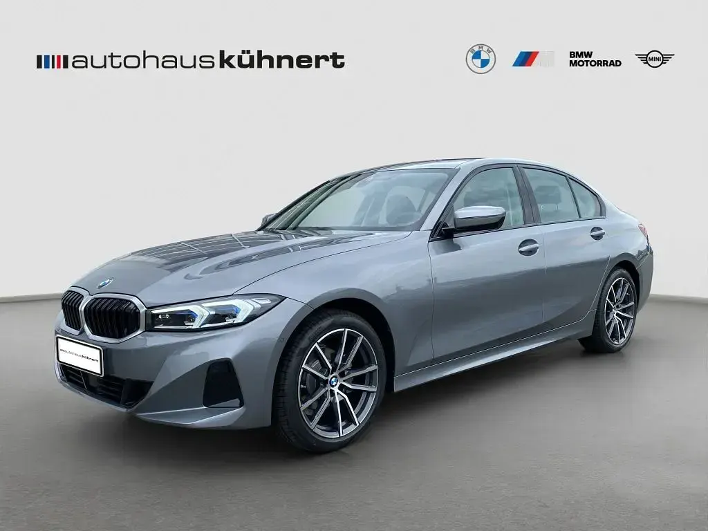 Gebraucht BMW 318 Sport Line 156 PS (114 kW) 2026 Grau Limousine