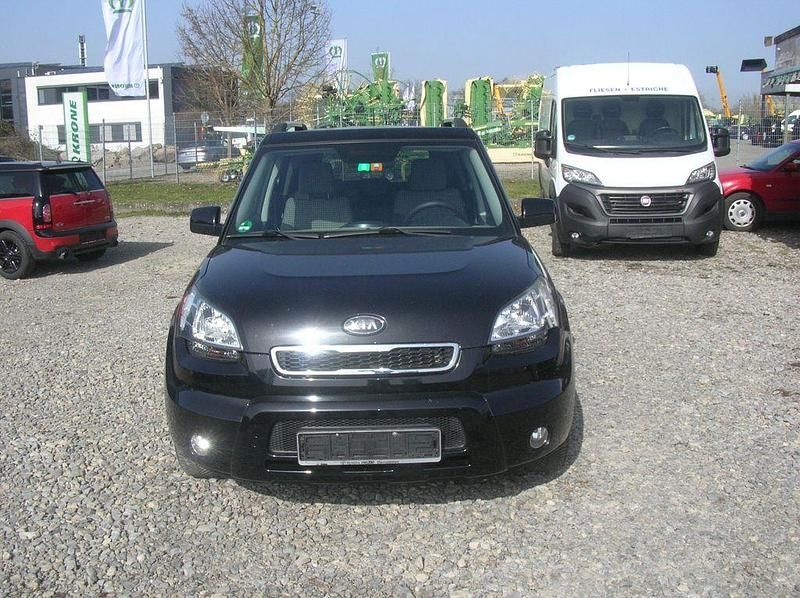 Gebraucht Kia Soul 126 PS (92 kW) 2010 Black soul SUV