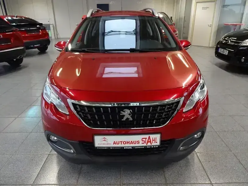 Gebraucht Peugeot 2008 Active 110 PS (80 kW) 2017 Rot SUV