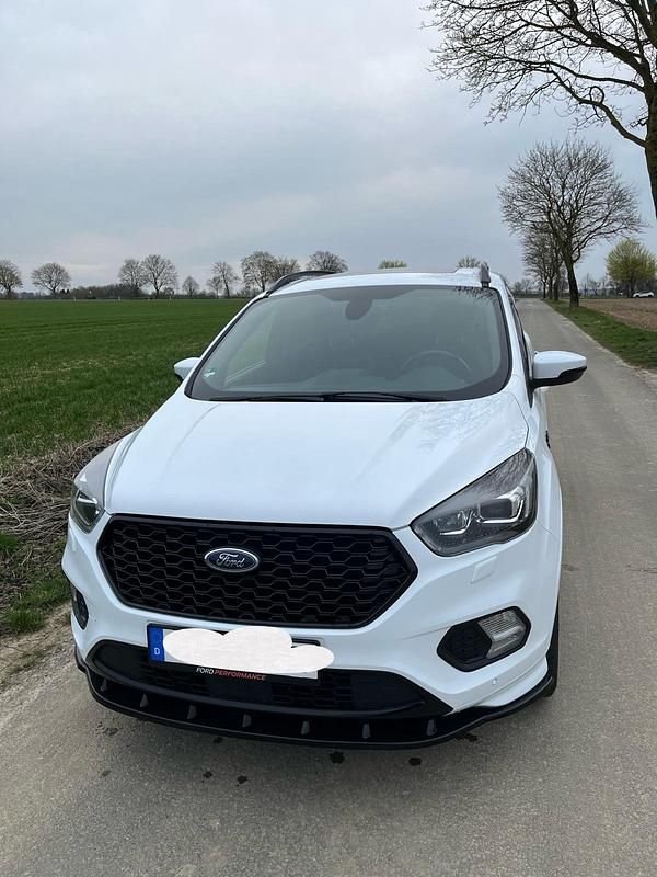 Gebraucht Ford Kuga ST-Line 150 PS (110 kW) 2018 Weiß SUV
