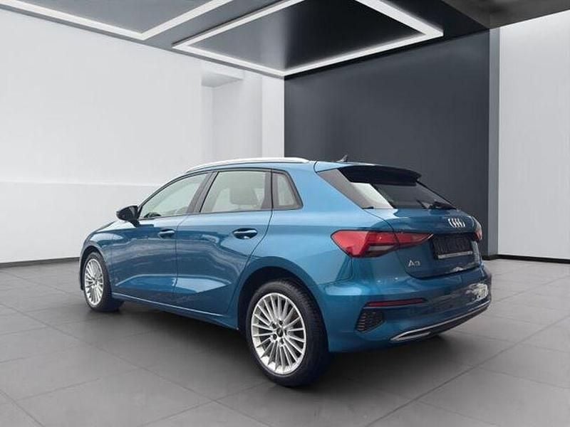 Gebraucht Audi A3 Ambiente 110 PS (80 kW) 2022 Blau Limousine