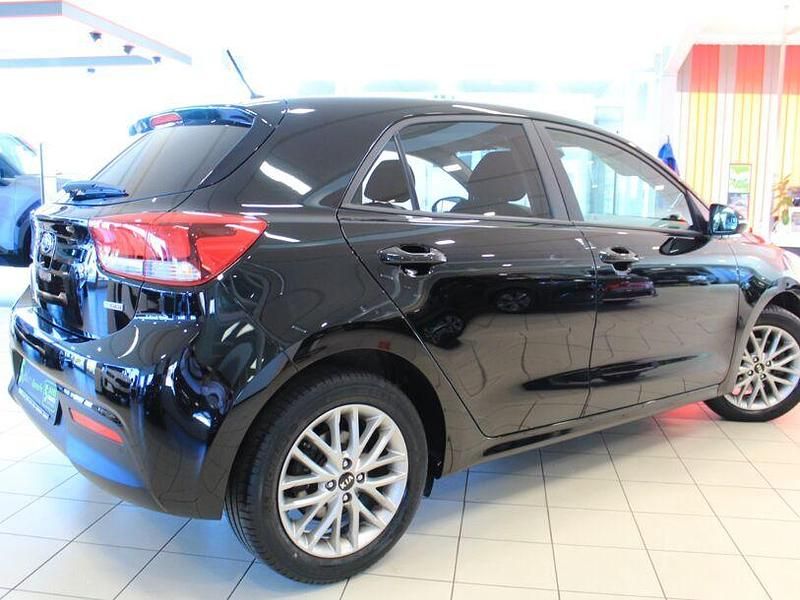 Gebraucht Kia Rio DREAM-TEAM Edition 101 PS (74 kW) 2020 Schwarz Limousine