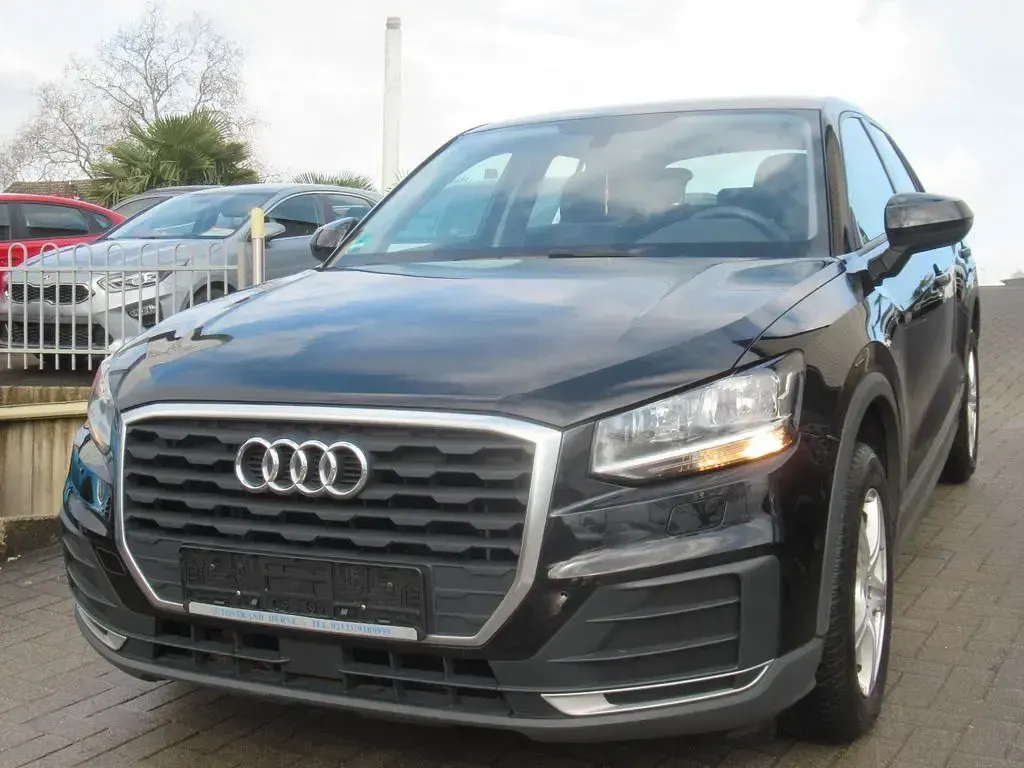 Usata Audi Q2 Basis 116 CV (85 kW) 2017 Nero SUV
