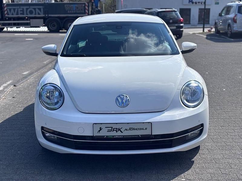 Gebraucht VW Beetle Design 105 PS (77 kW) 2012 Weiß Kleinwagen