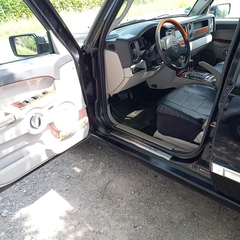 Schwarz Gebraucht 2007 Jeep Commander SUV | 15.000 € - Bild 1/4