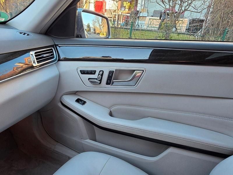Gebraucht Mercedes E250 Avantgarde 204 PS (150 kW) 2013 Silber Kombi