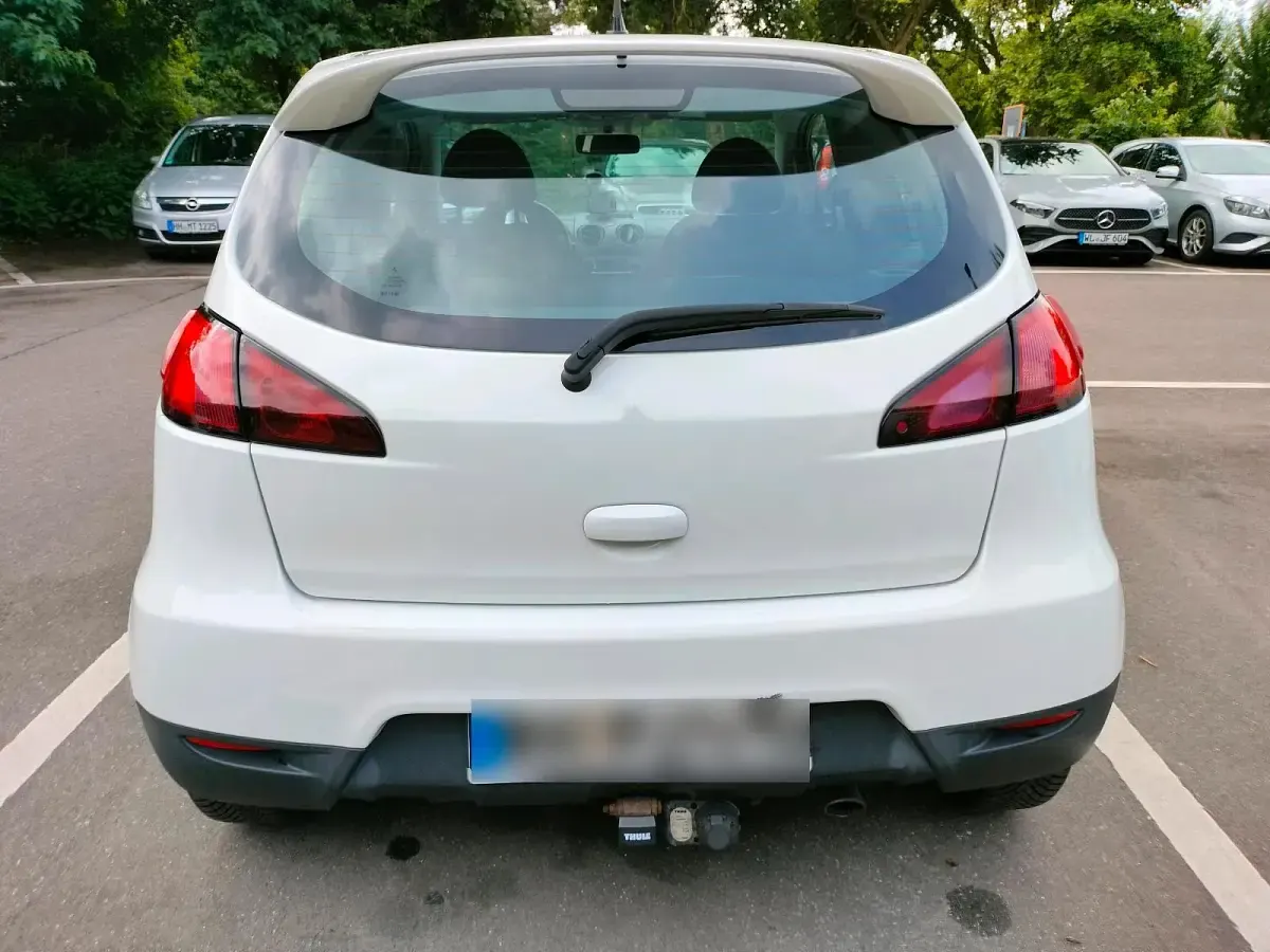 Gebraucht Mitsubishi Colt 75 PS (55 kW) 2012 Weiß Kleinwagen