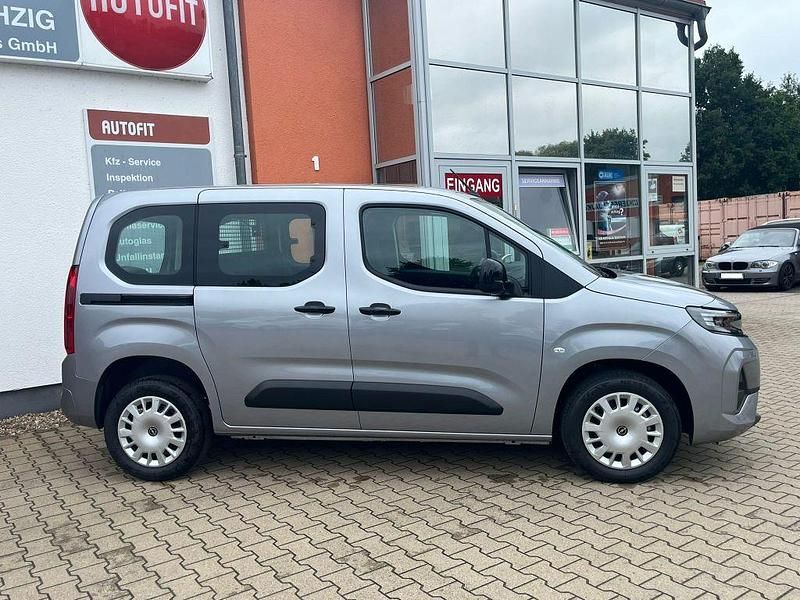 Neu Opel Combo Edition 102 PS (75 kW) 2025 Silber Van / Kleinbus