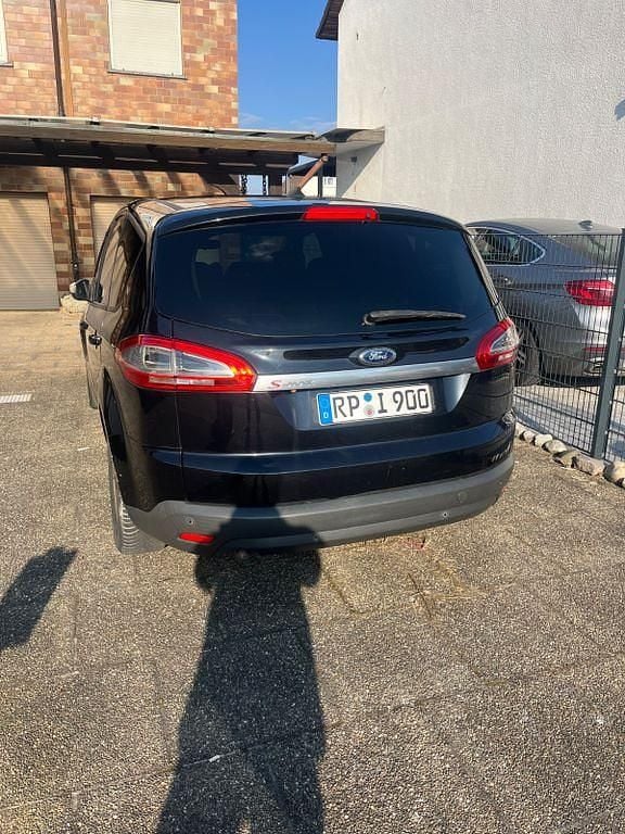 Gebraucht Ford S-MAX Trend 140 PS (102 kW) 2013 Schwarz Van / Kleinbus