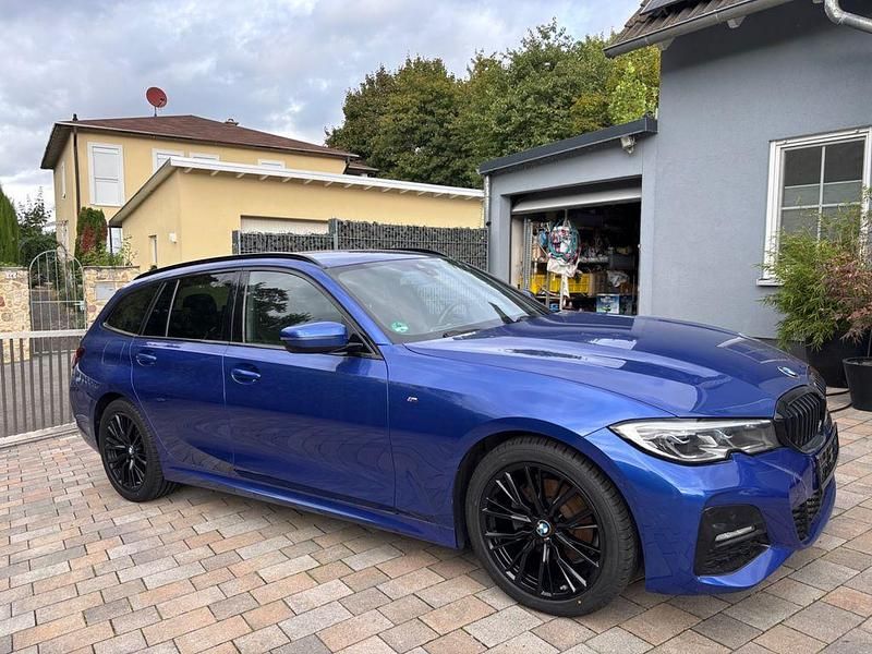 Blau Gebraucht 2021 BMW 320 M Sport Limousine | 24.999 € (Superpreis) - Bild 1/4
