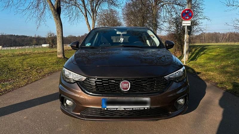 Gebraucht Fiat Tipo Lounge 95 PS (69 kW) 2020 Braun Limousine