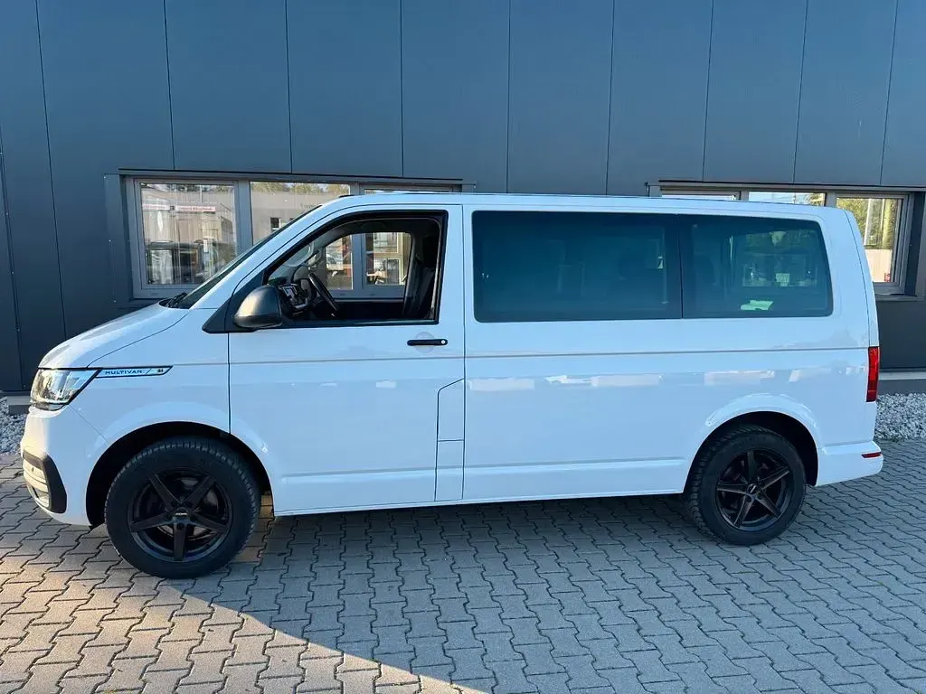 Gebraucht VW Multivan 110 PS (80 kW) 2021 Candyweiß Van / Kleinbus