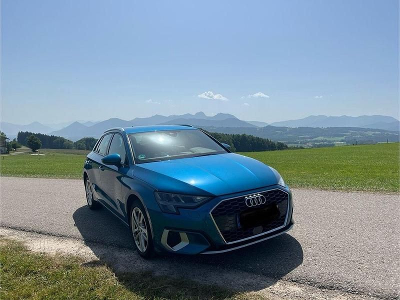 Blau Gebraucht 2021 Audi A3 Advanced Limousine | 22.700 € (Guter Preis) - Bild 1/4