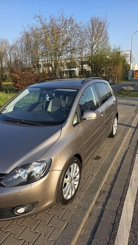 Gebraucht VW Golf VII Life 105 PS (77 kW) 2013 Bronze Limousine