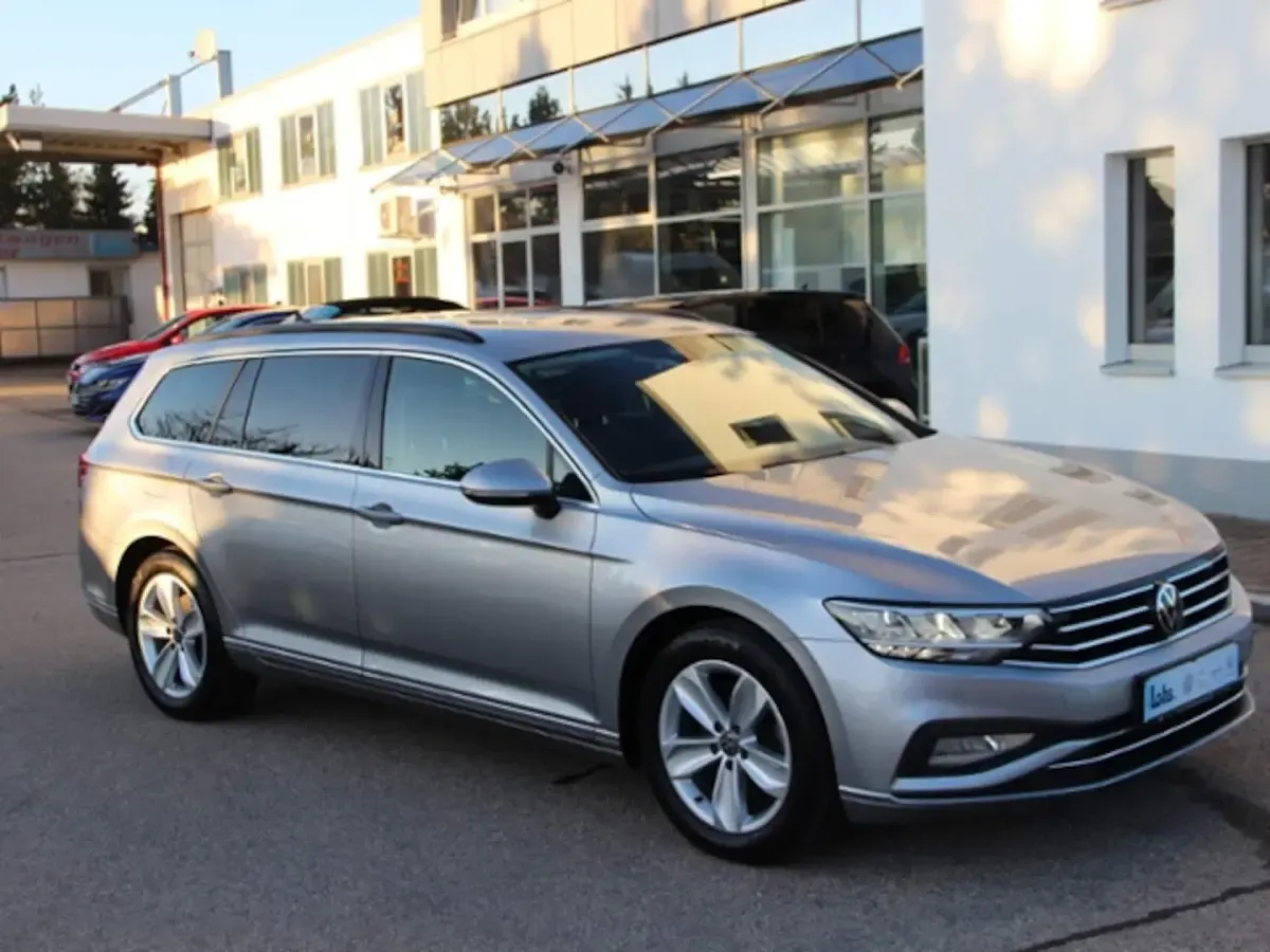 Gebraucht VW Passat Business 200 PS (147 kW) 2022 Pyritsilber metallic Kombi