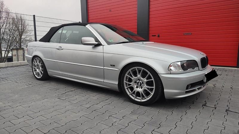 Silber Gebraucht 2001 BMW 320 Cabriolet Cabrio | 3.950 € (Guter Preis) - Bild 1/4