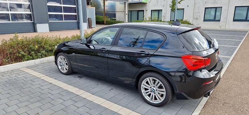 Schwarz Gebraucht 2017 BMW 120 Sport Line Kleinwagen | 16.500 € (Guter Preis) - Bild 1/4