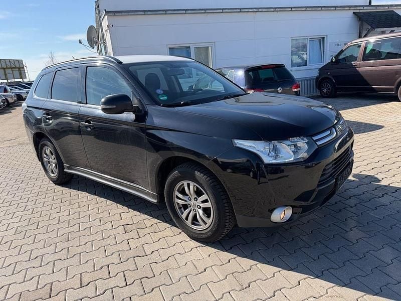 Gebraucht Mitsubishi Outlander Invite 150 PS (110 kW) 2013 Schwarz SUV
