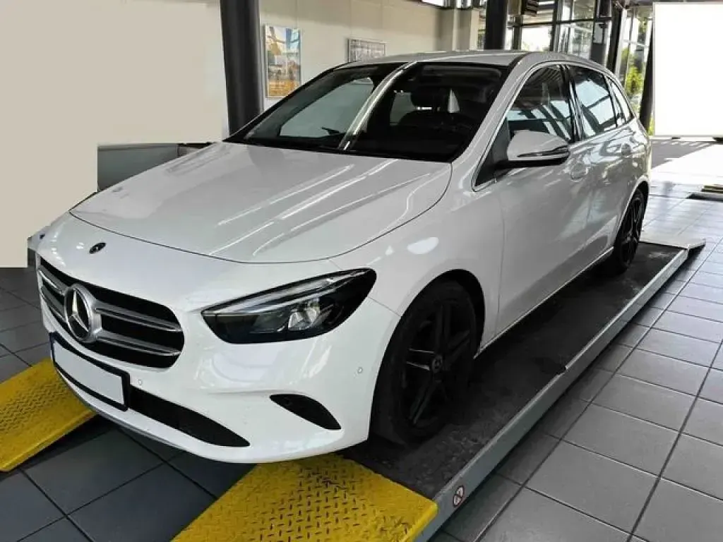 Gebraucht Mercedes 200 150 PS (110 kW) 2020 Polarweiss  unilack Kombi