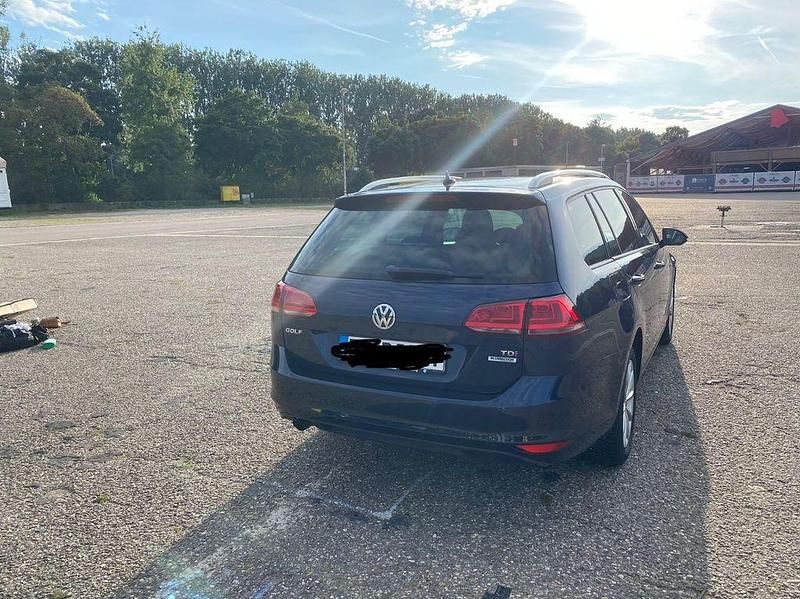 Gebraucht VW Golf VII LOUNGE 110 PS (80 kW) 2015 Blau Kombi