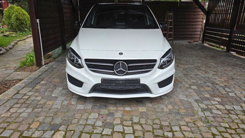 Weiß Gebraucht 2017 Mercedes B200 AMG line Van / Kleinbus | 15.995 € (Guter Preis) - Bild 1/4