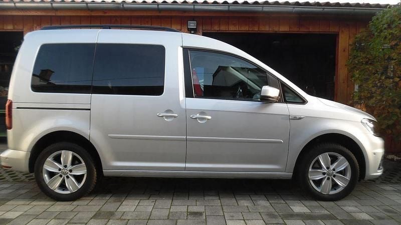 Gebraucht VW Caddy Comfortline 125 PS (91 kW) 2018 Silber Van / Kleinbus