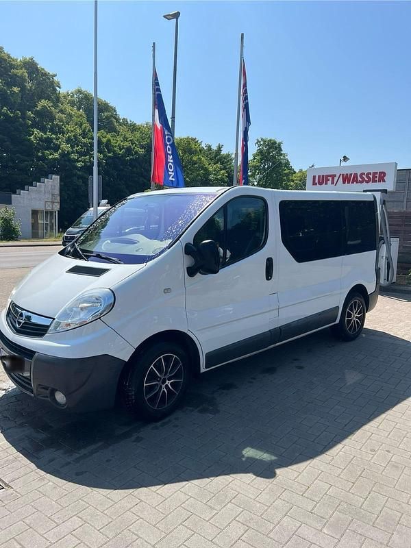 Gebraucht Opel Vivaro 105 PS (77 kW) 2011 Van / Kleinbus